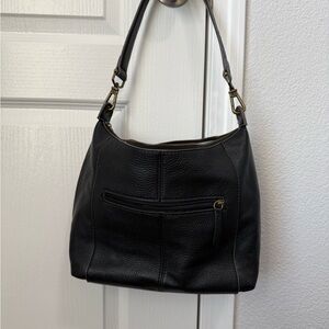 Elegant Black Leather Shoulder Bag